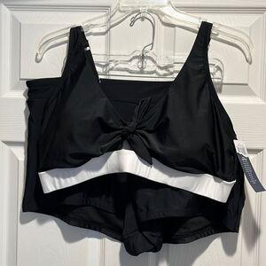 NWT Aqua Couture bikini top with swim shorts size 2x